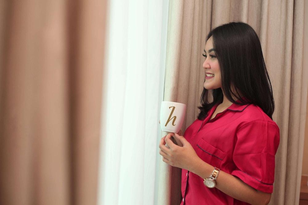 Horison Ciledug Jakarta Exterior foto